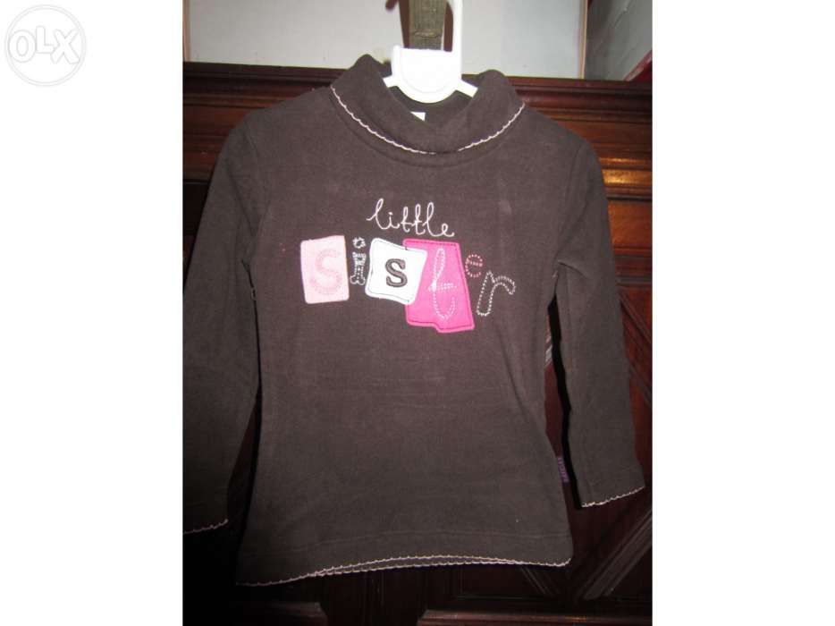 Camisola de menina castanha com bordados rosa Little Sister Gola Alta