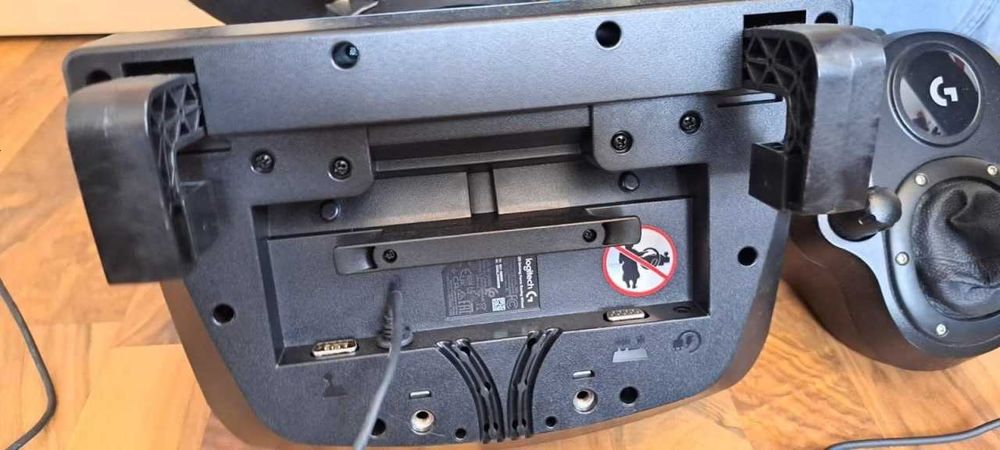 Kierownica Logitech G29 + skrzynia biegów, na gwarancji