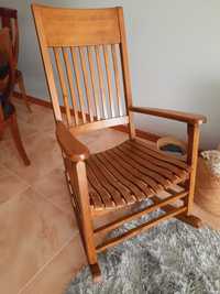 Cadeira de baloiço madeira