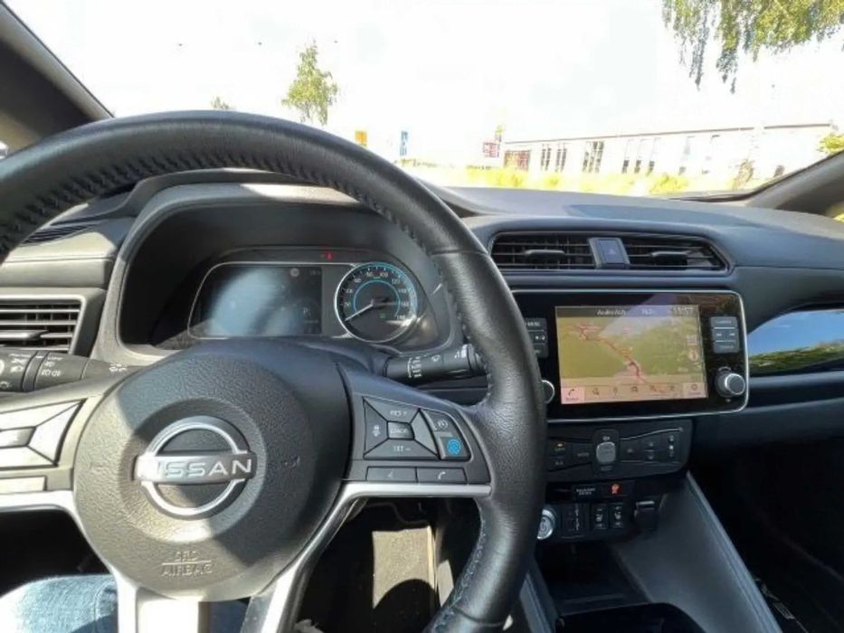 Nissan Leaf      2022