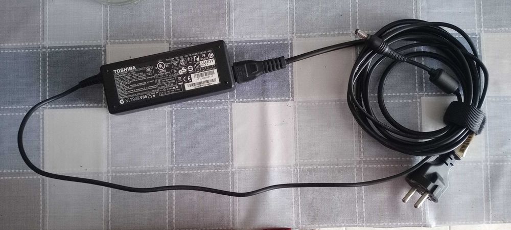 Carregador Toshiba