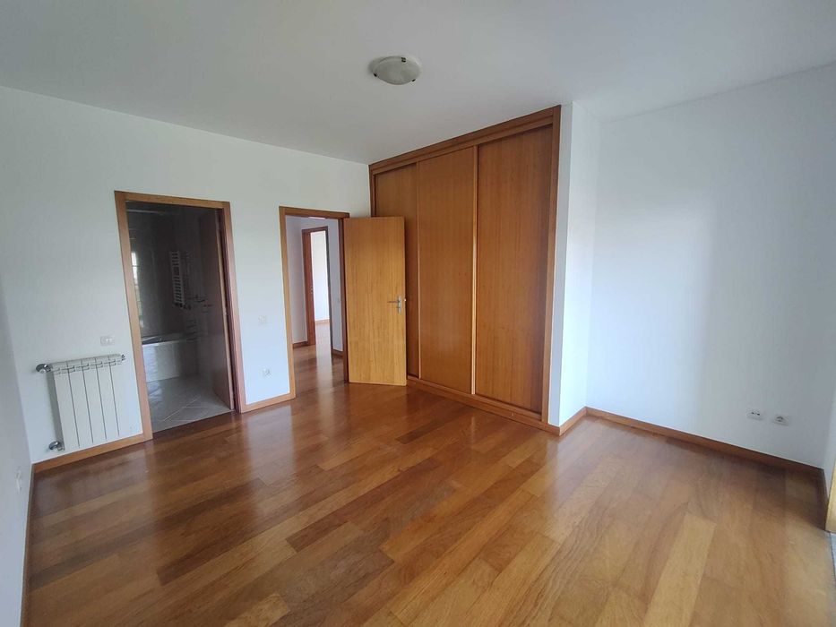 Apartamento T3 renovado para arrendar em Santo Tirso