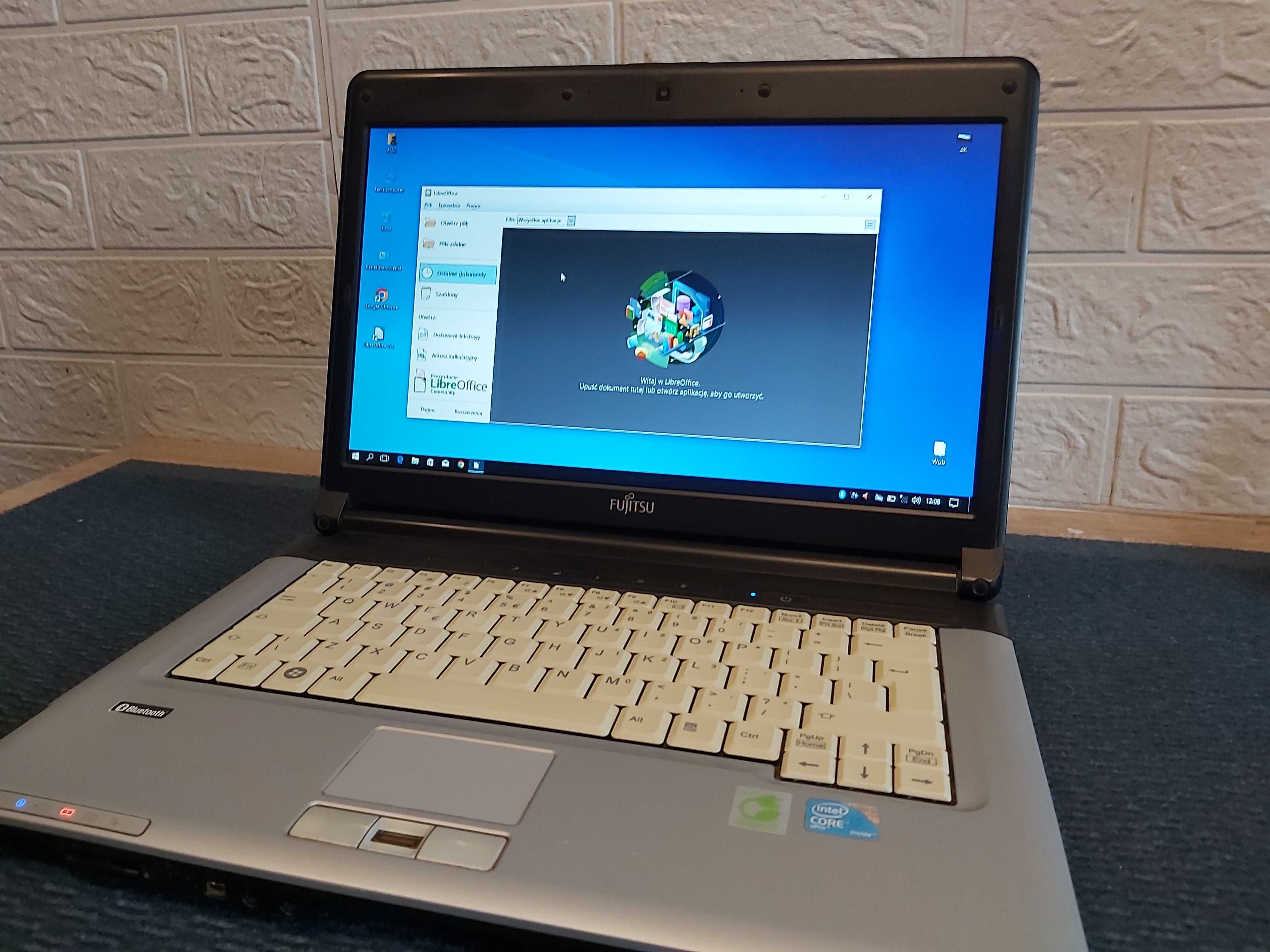 Laptop FUJITSU procesor i5  WIFI nagrywarka DVD  warsztat nauk szkola