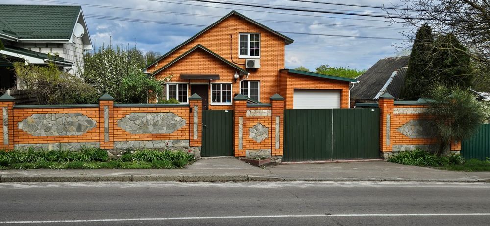 Продажа будинку в центрі с. Старі Безрадичи, Обухівський район
