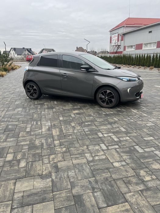 продам рено зое,renault zoe BOSE