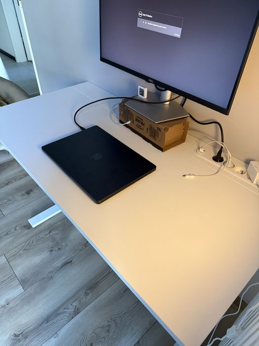 IKEA MITTZON 120x60 – biały stół biurowy