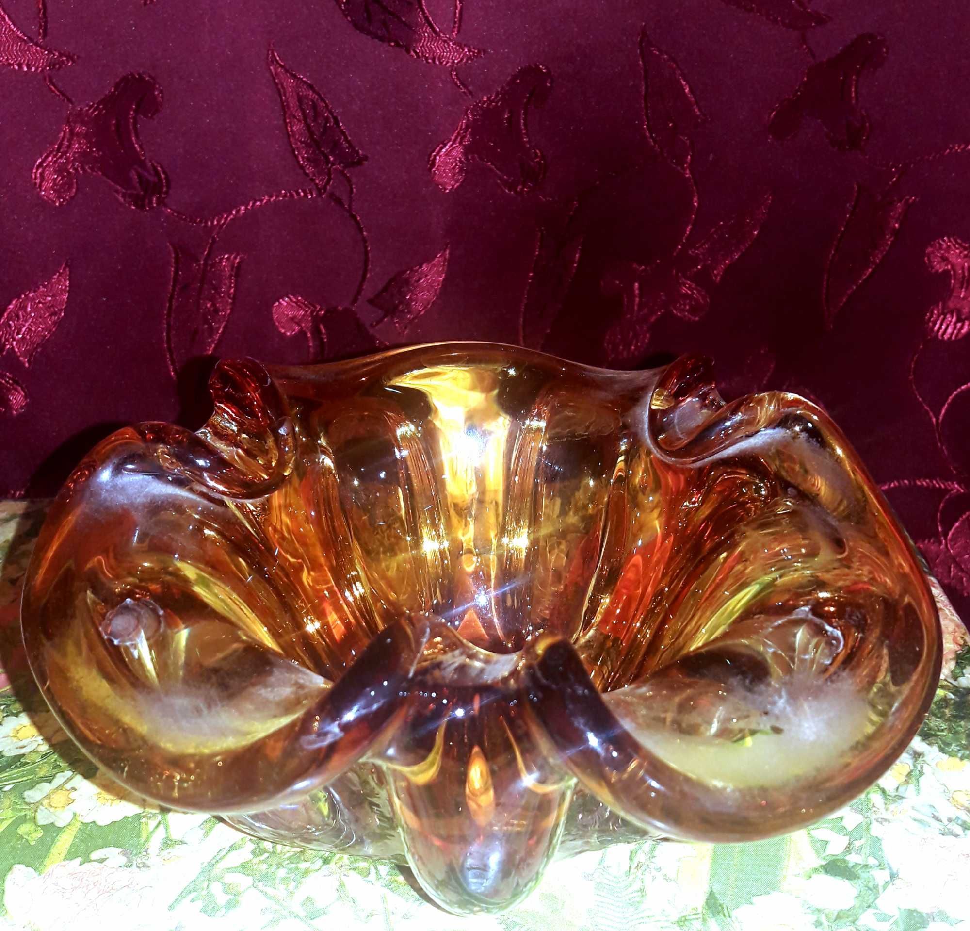 ваза-пепельница из дутого янтарного стекла