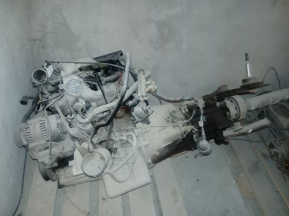 Мотор BMW 18i в зборі