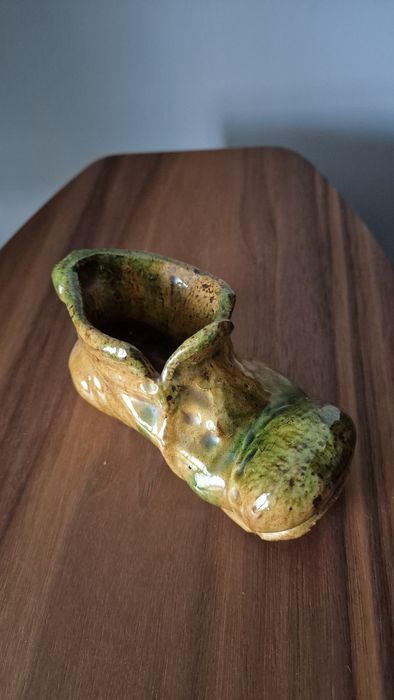 Ceramiczny bucik PRL