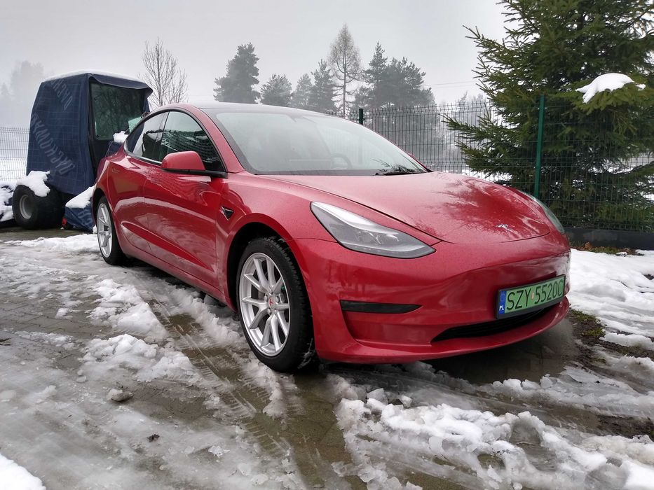 Tesla Model 3, 2022, zasięg 400km