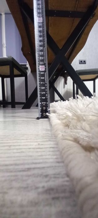 Килим кімнатний в хорошому стані.