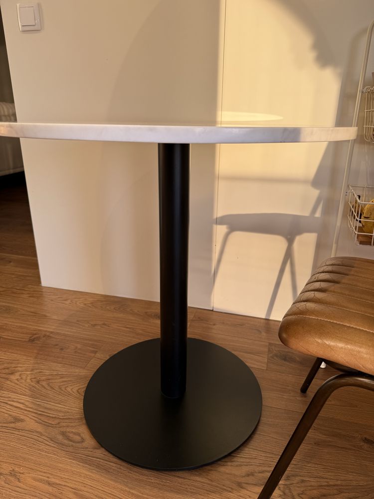 Mesa de mármore redonda