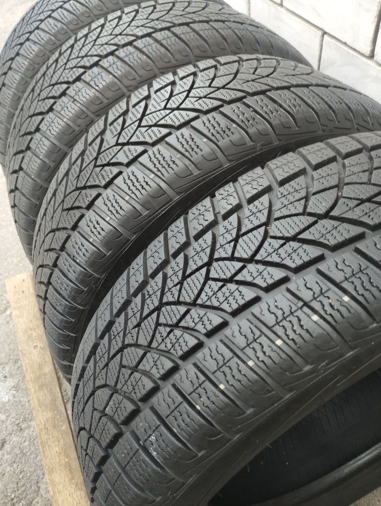 205 55 r16 Goodyear Ultragrip Performance G1 зима.