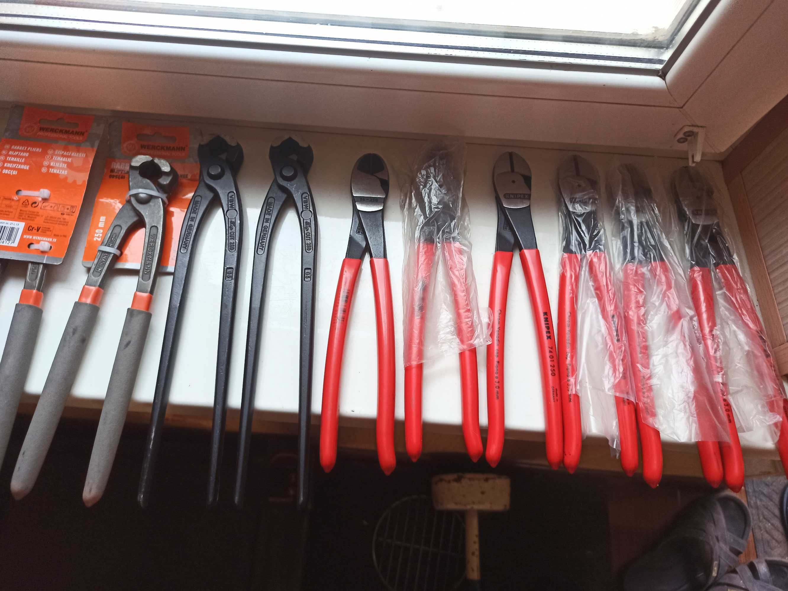 Кусачки боковые KNIPEX 7401-250