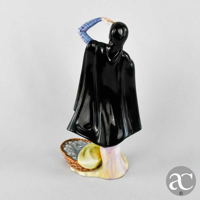 Figura Feminina biscuit Vista Alegre Trajes Regionais “Estremadura”