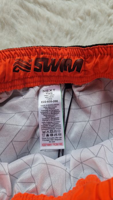 Dziecięce spodenki kąpielowe Next r. 146