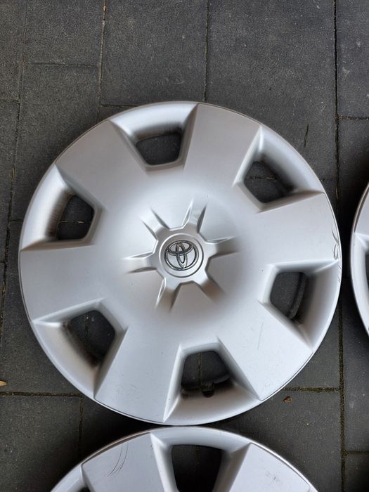 Oryginale kołpaki 15 TOYOTA mozliwa wysylka