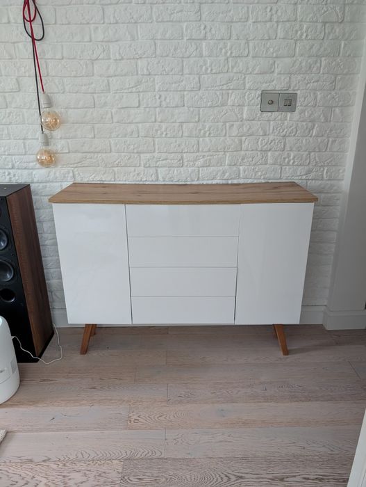 Komoda biała z szufladami