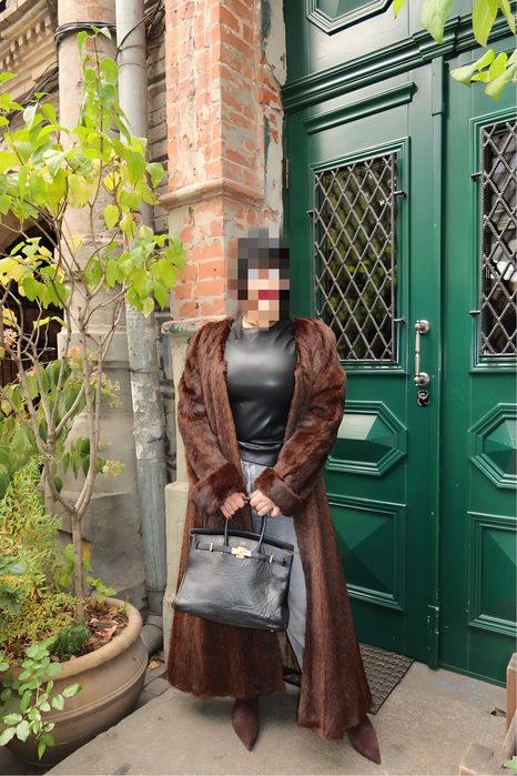 Продам норковую  шубу в пол XXL