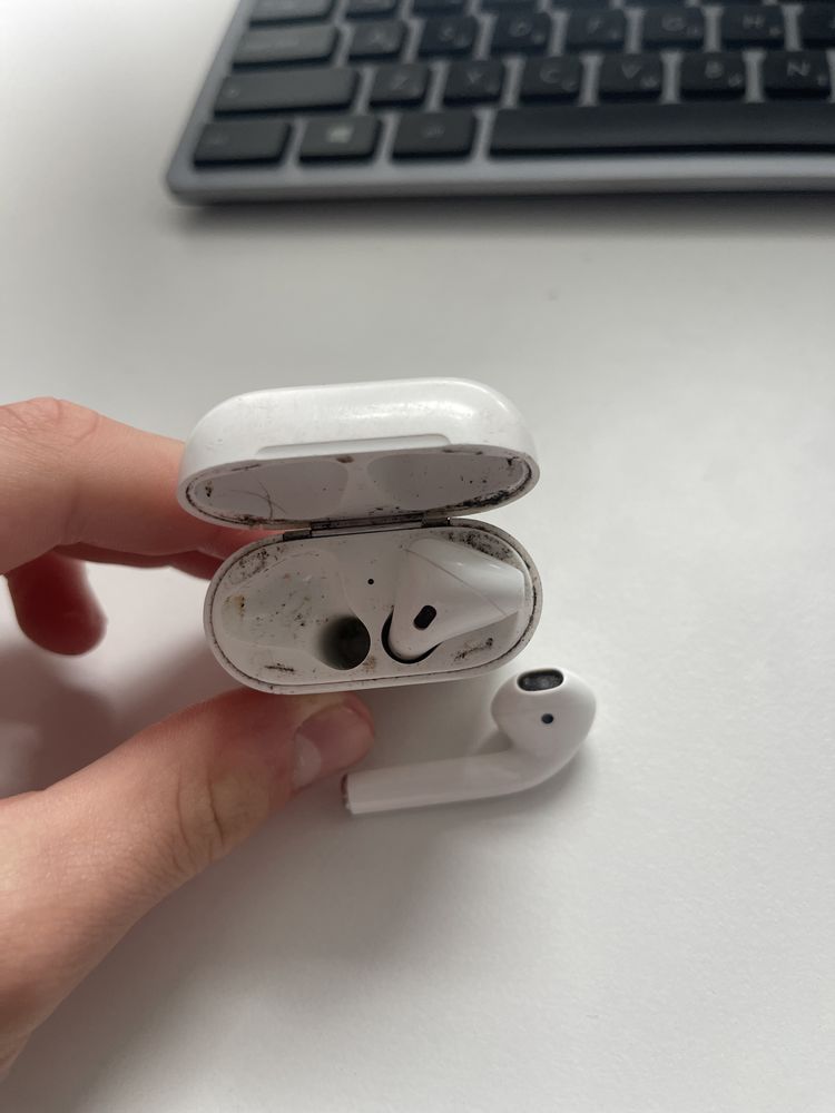 Airpods 2(бу)срочно