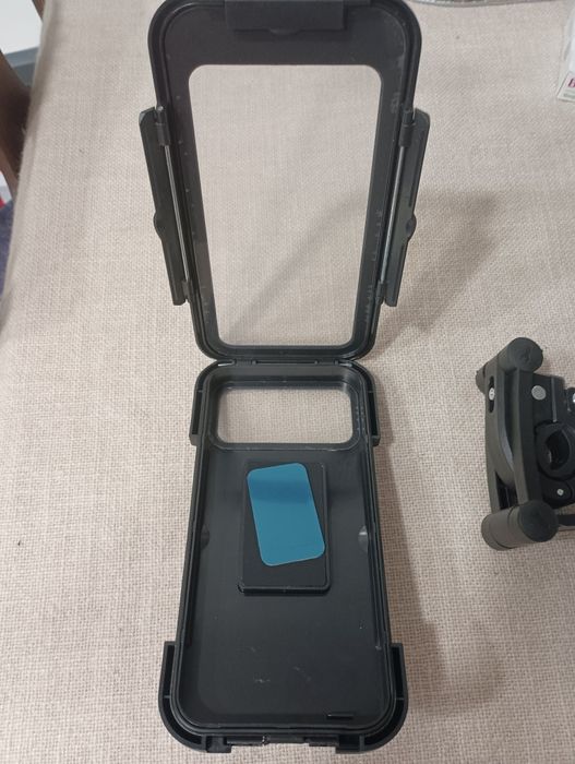 Vendo capa para telemóvel, para mota contra chuva nunca usada, não ser