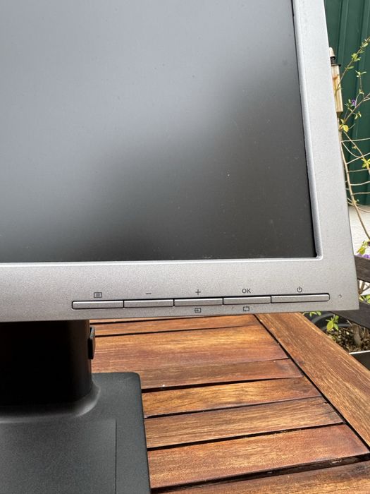 Hp EliteDisplay E190i