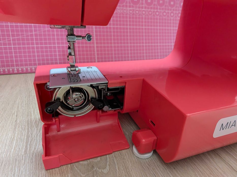 Maszyna do szycia Łucznik Mia różowa