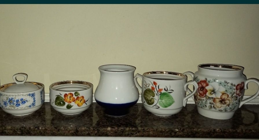 Чайничок, цукерничка, конфетниця