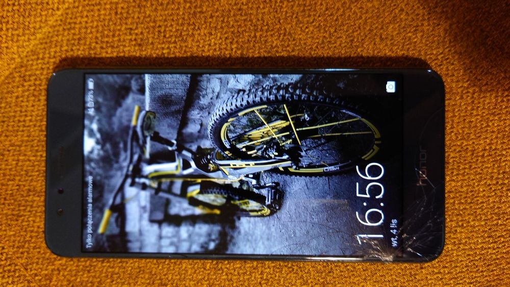 Telefon Honor 8 ( uszkodzony ekran )