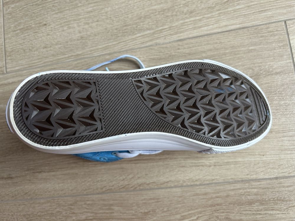 Trampki nowe unikat