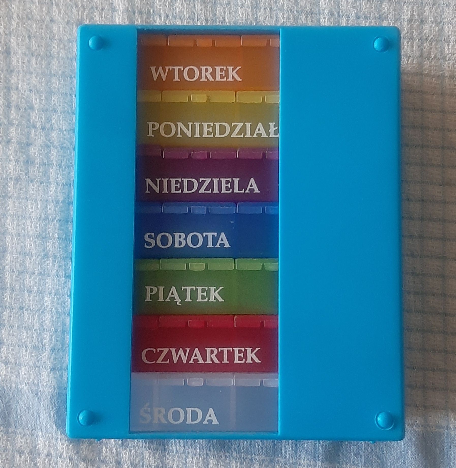 Organizer na tabletki dla osob starszych