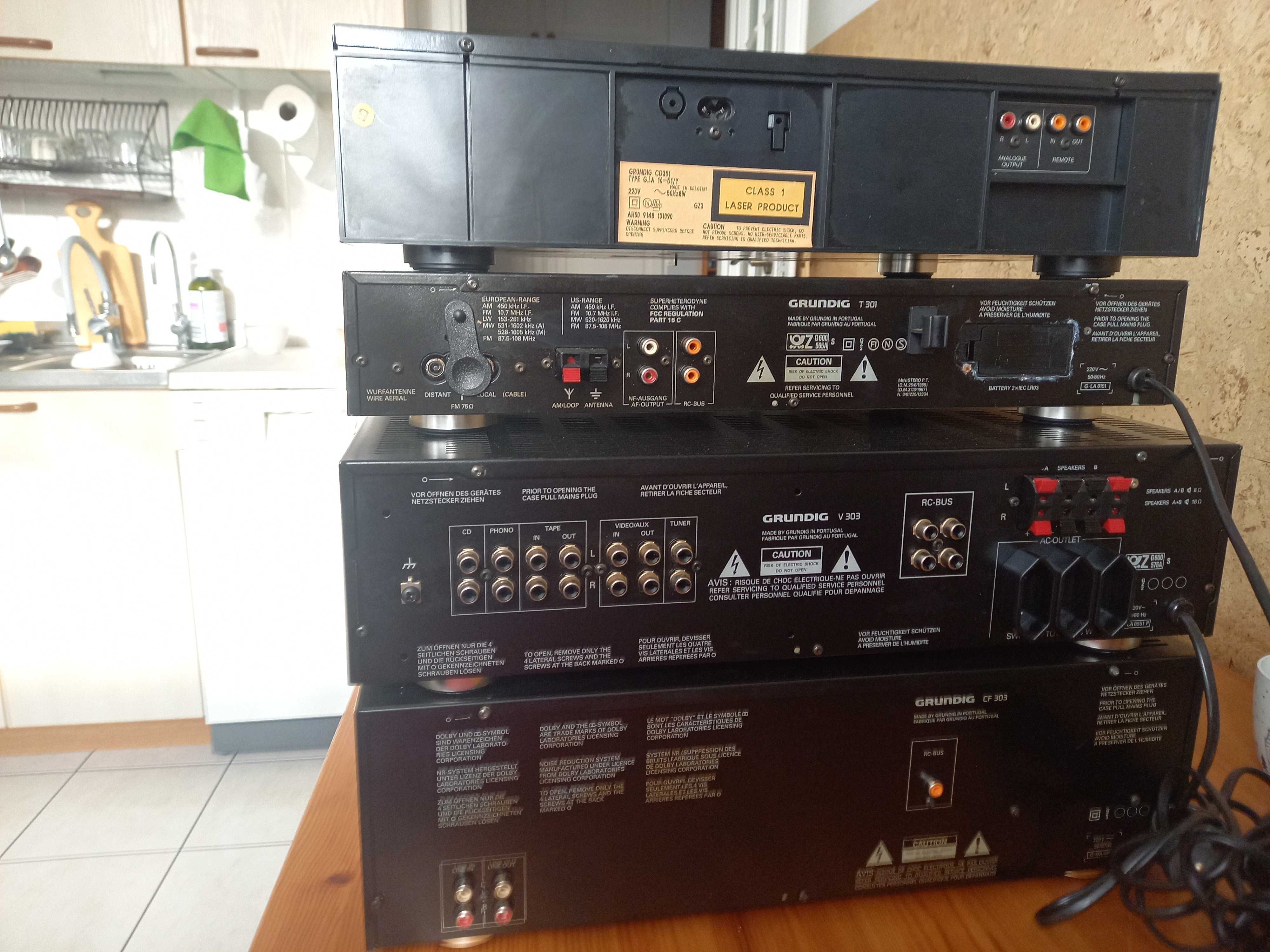 GRUNDIG wieża 4 elementy V303 / T301 / CD301 / CF303