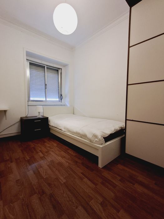 Quarto individual para arrendar/alugar