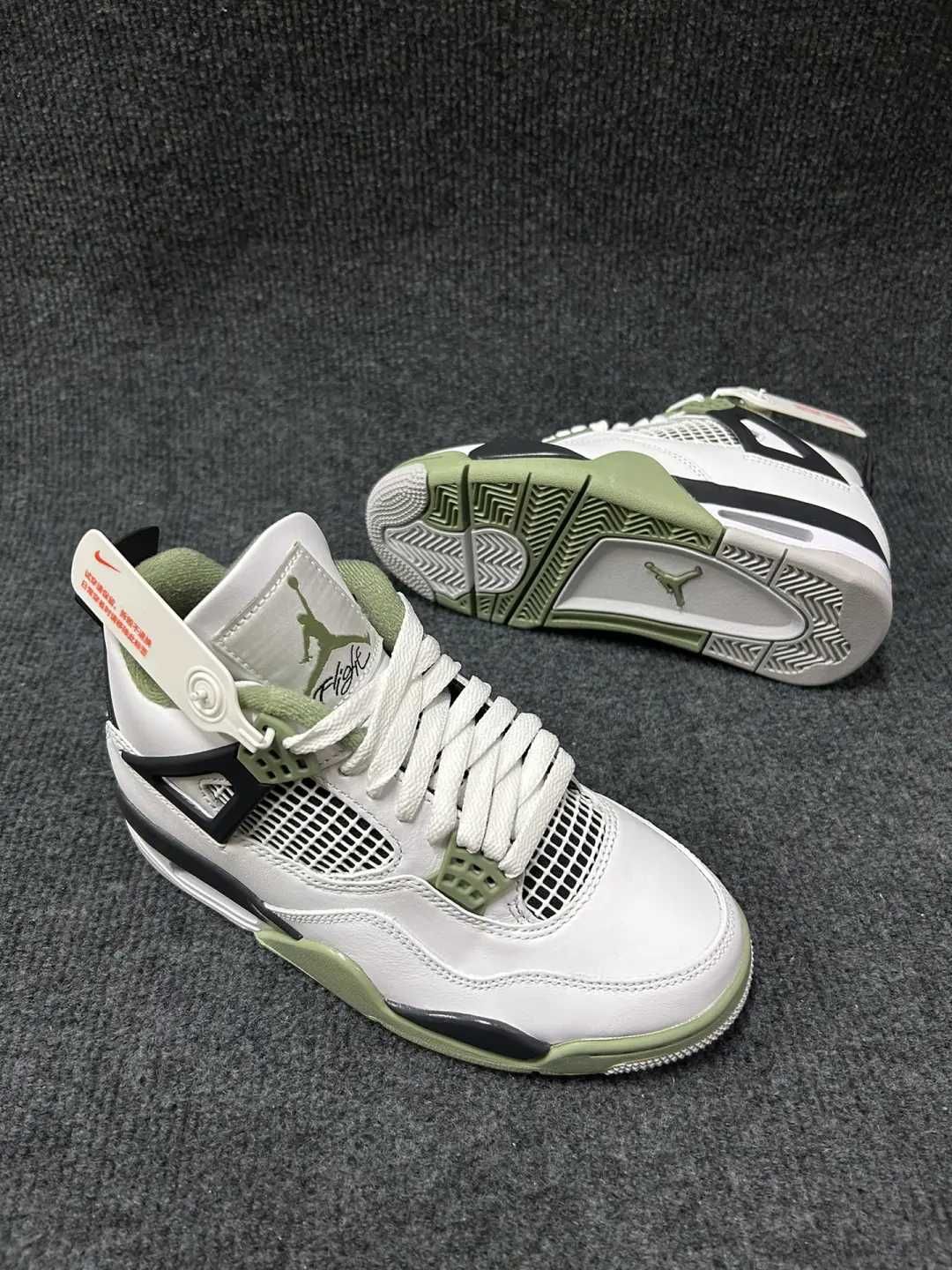 Klasyczny kolor pasujący do gumy_Jordan 4 Retro Seafoam nikeR. 40
