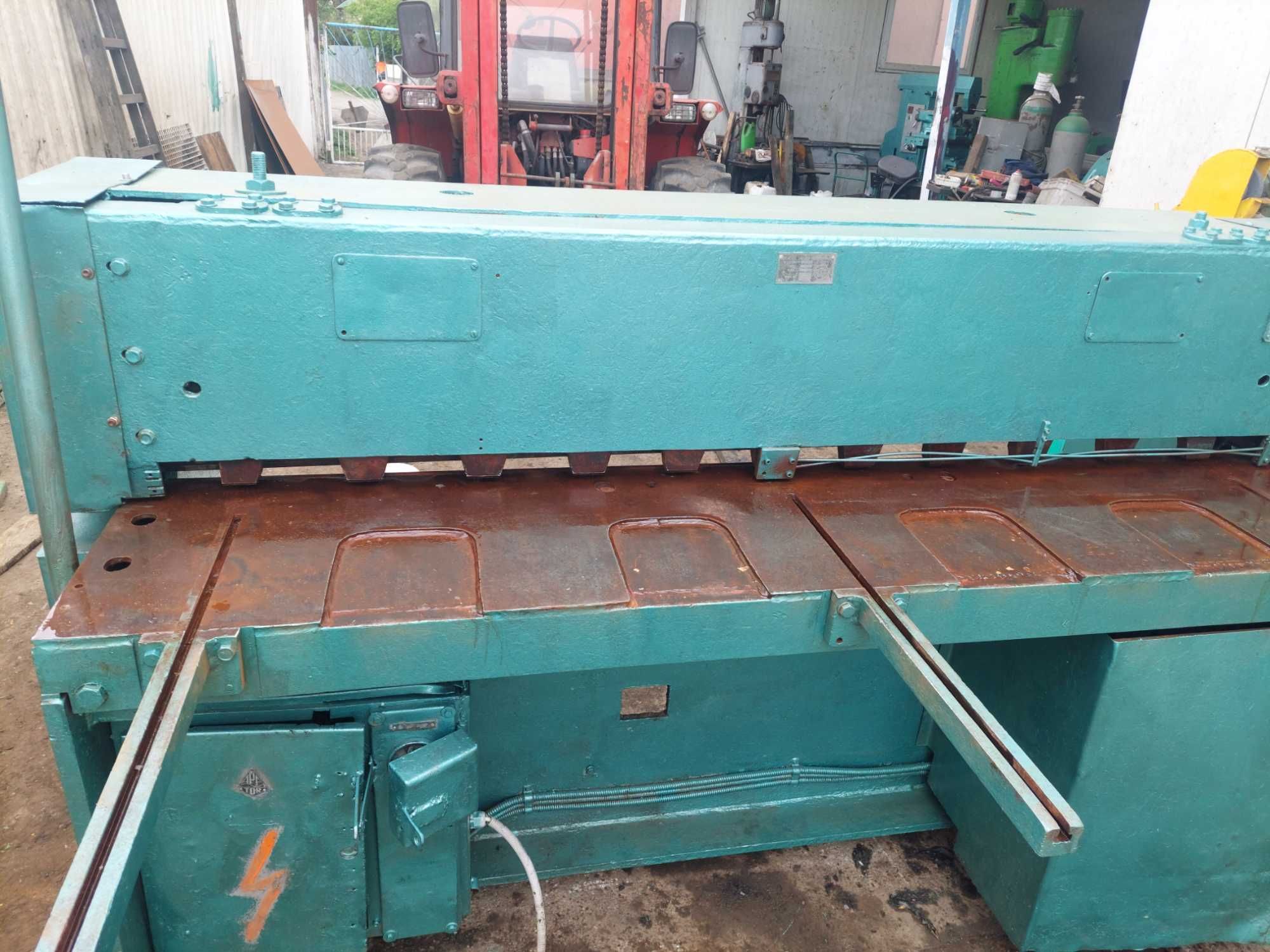 Gilotyna  do blachy ng 3 x 2000