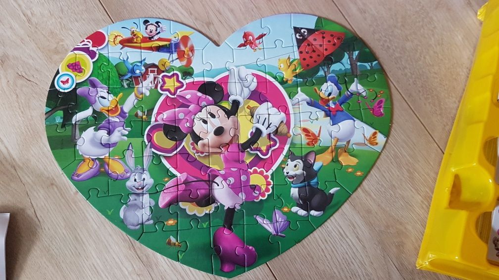 Zestaw gier Clementoni z Myszką Minie,  puzzle, memo,  domino,  kostki