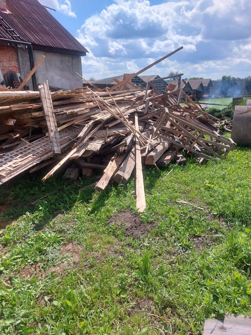Продам дерево зі старої хати дрова самовивіз