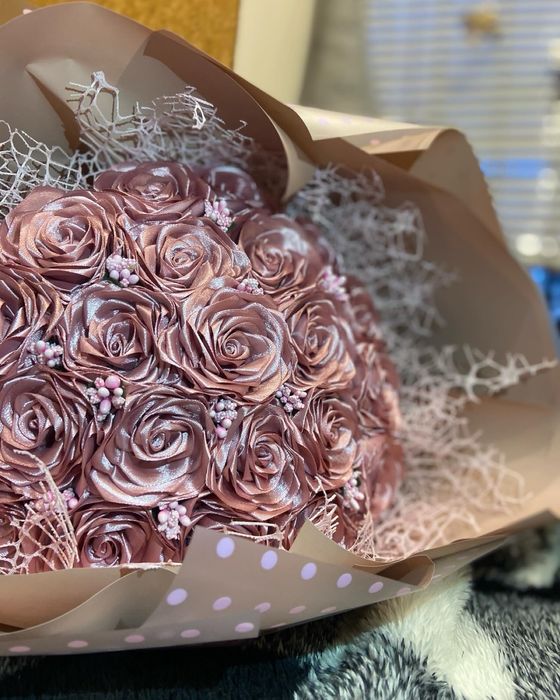 Розы из лент атласных (белых,красных,синих,розовых,сиреневых…)