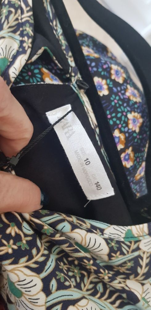 Vendo vestido manga comprida NOVO Zara, 10 ano, com etiqueta