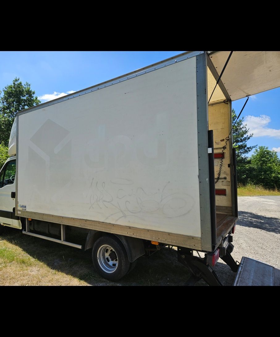 Kontener iveco z windą i udt-em 2014r stan dobry wszystko działa.