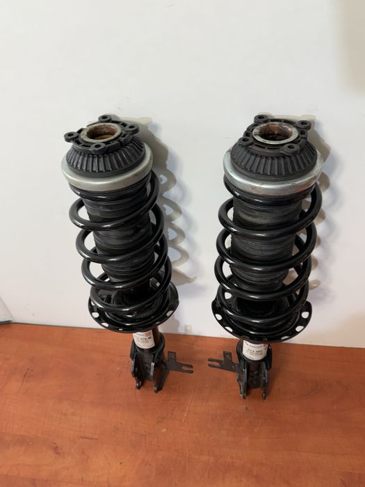 Nowe Amortyzatory Mcpherson Przód  Opel Zafira B 1.9 CDTI