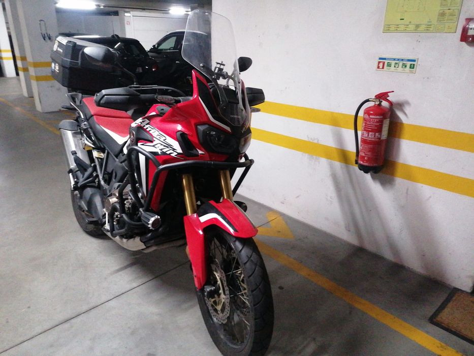 Vende-se moto Honda África Twin