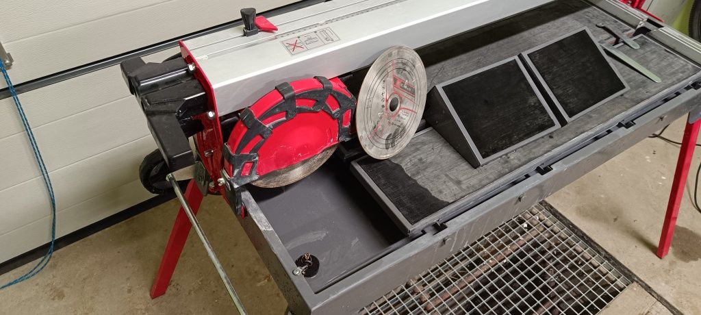 Maszyna do cięcia płytek Einhell TE-TC 920 przecinarka.