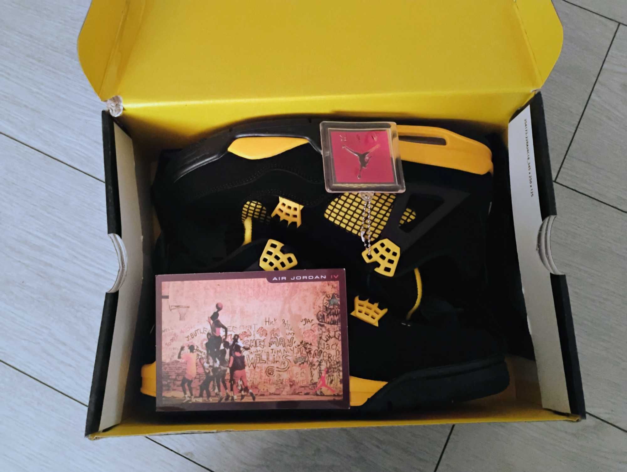 Jordan 4 Yellow thunder