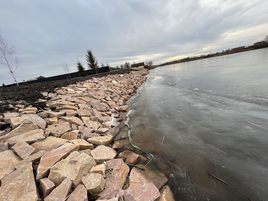 220000 продам дом с выходом на Днепр вишеньки. Рядом осокорки золоче