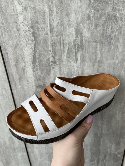 Шкіряне взуття на літо