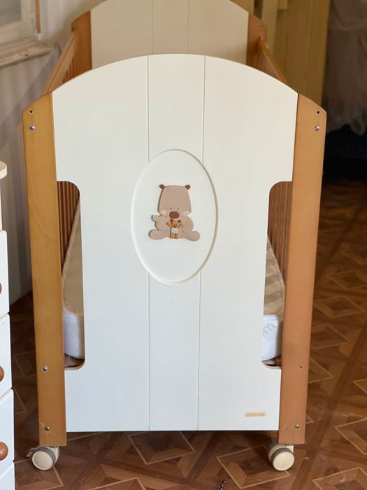 Комод з ліжечком