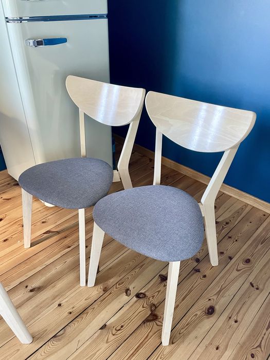 Zestaw stół z 4 krzesłami