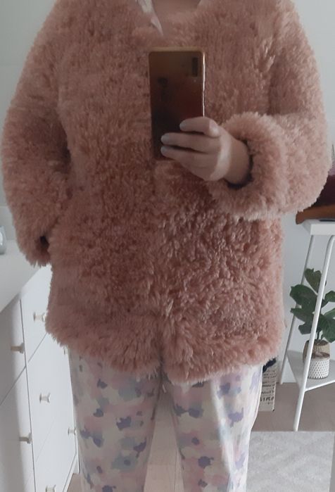 Casaco pelo rosa velho Mango