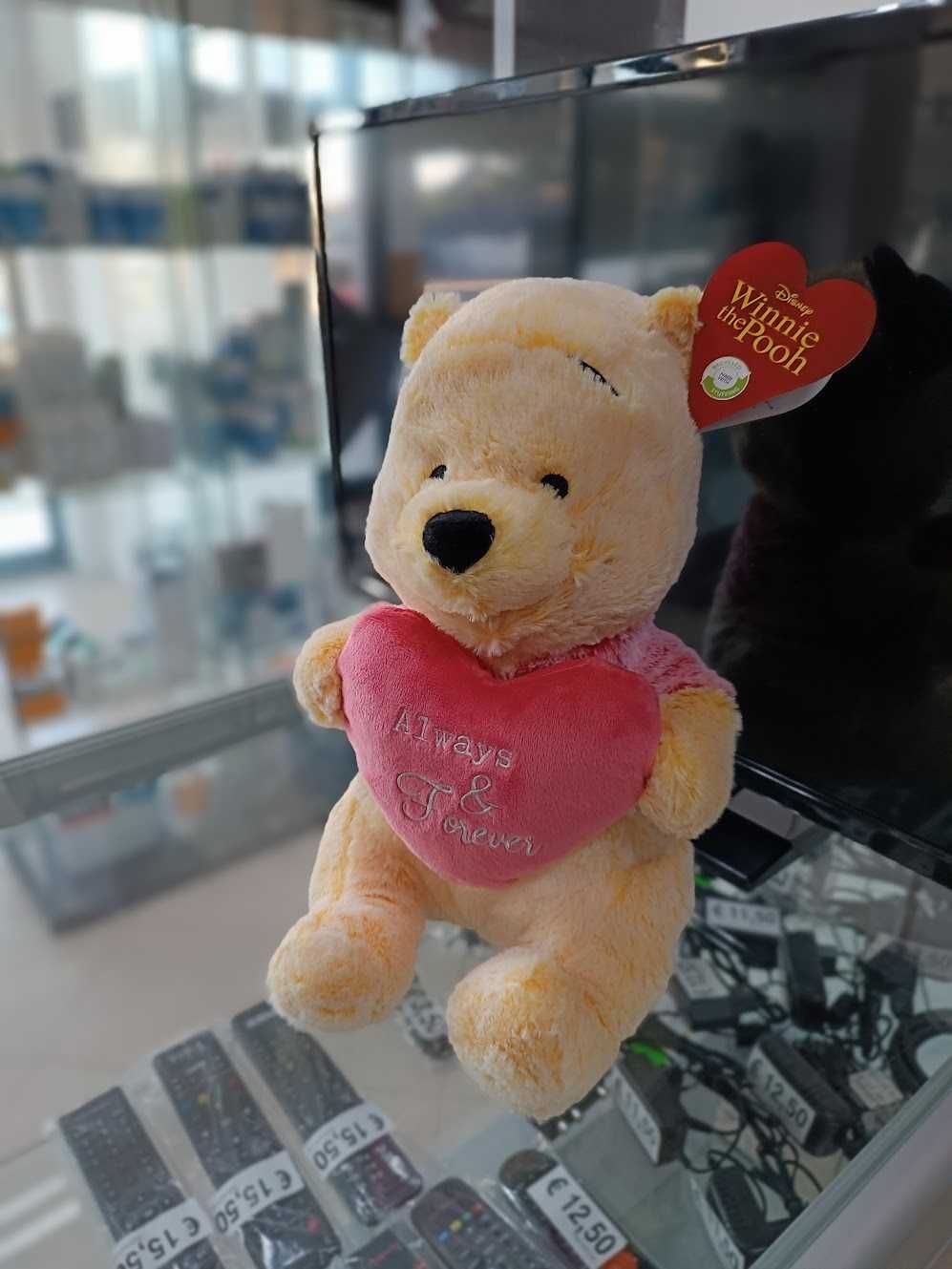 Novidade:Peluche Winnie the Pooh com coração 30cm